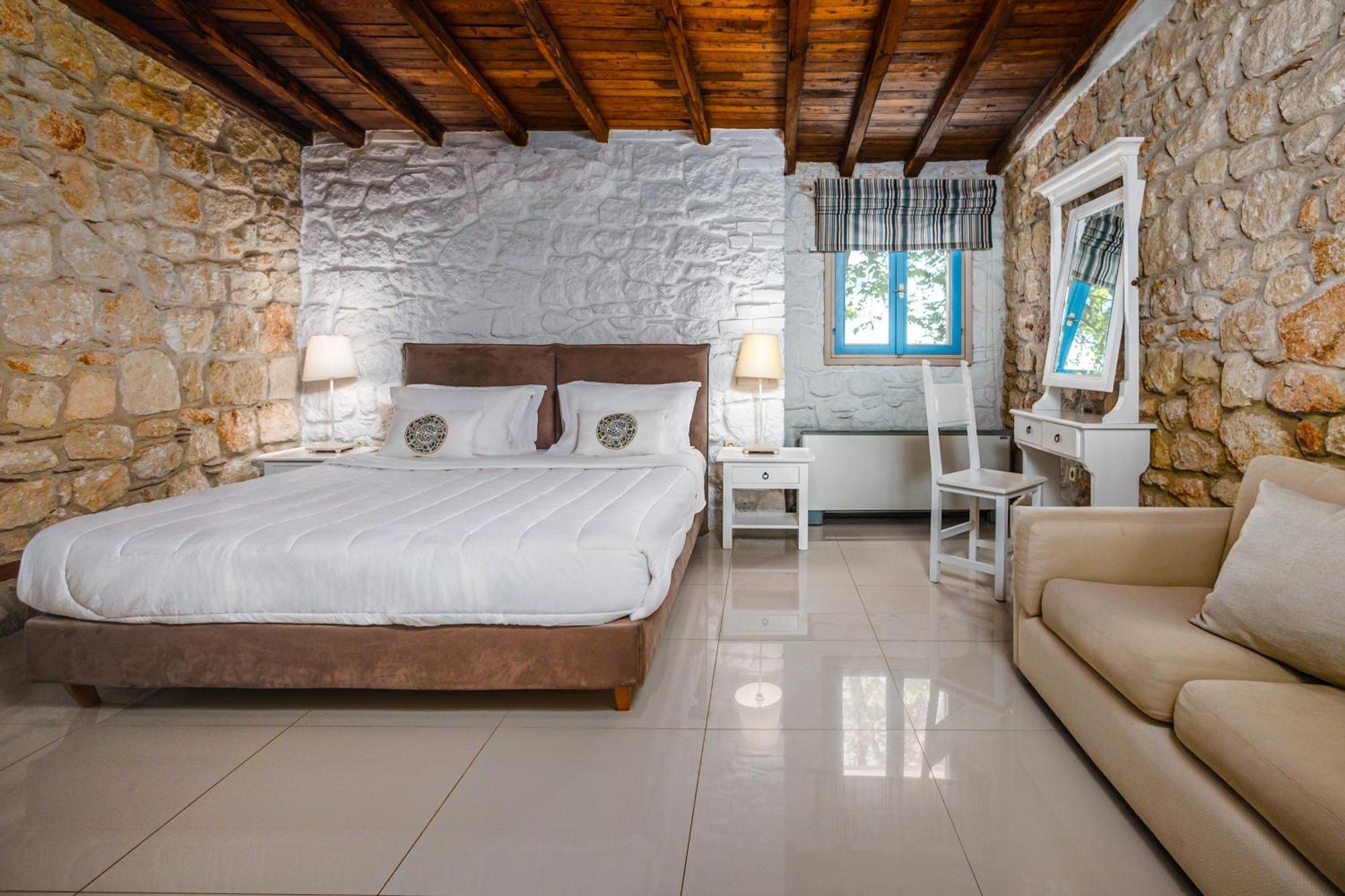 Petrino Eco Village Афитос Екстериор снимка