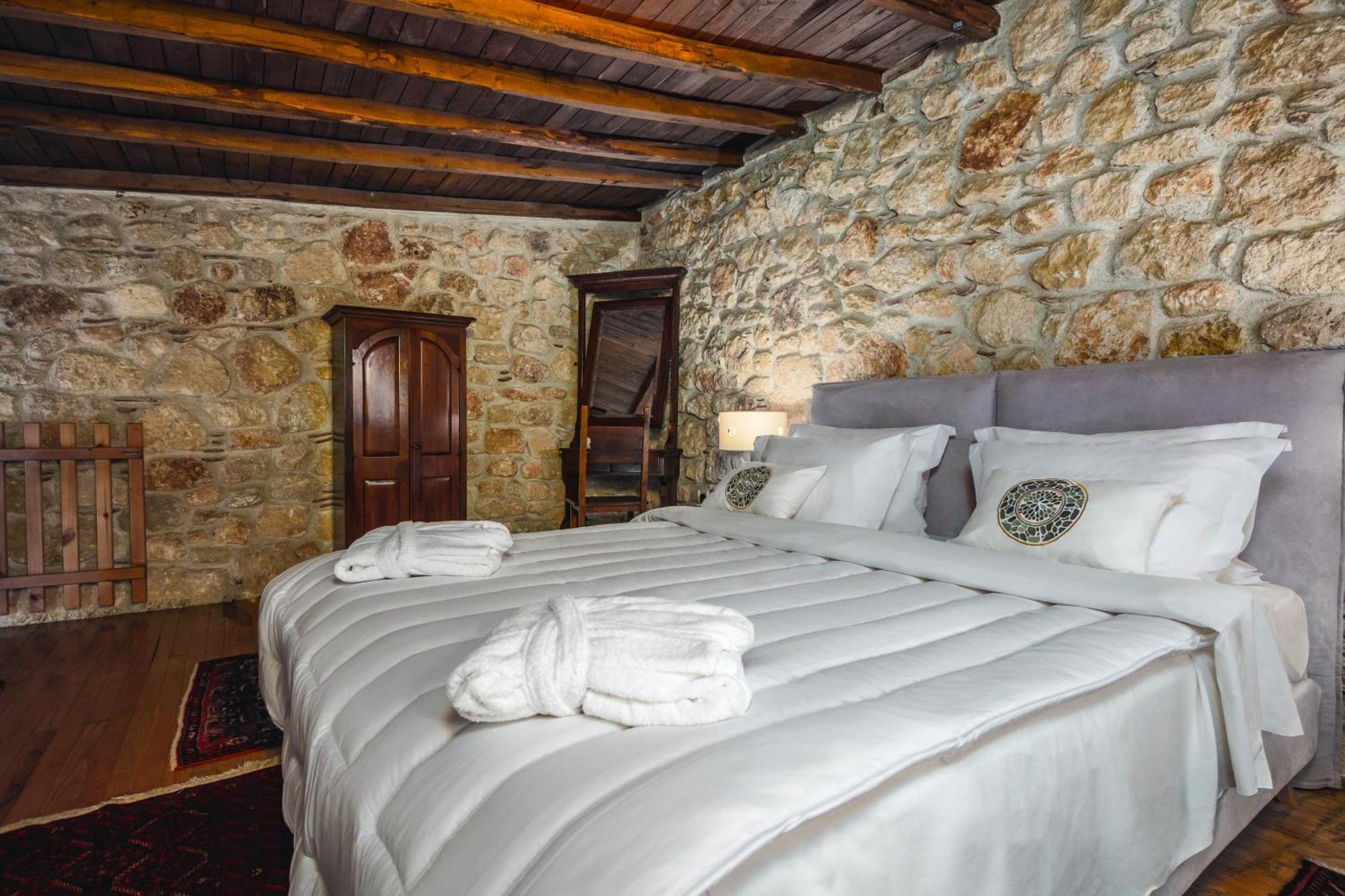 Petrino Eco Village Афитос Екстериор снимка